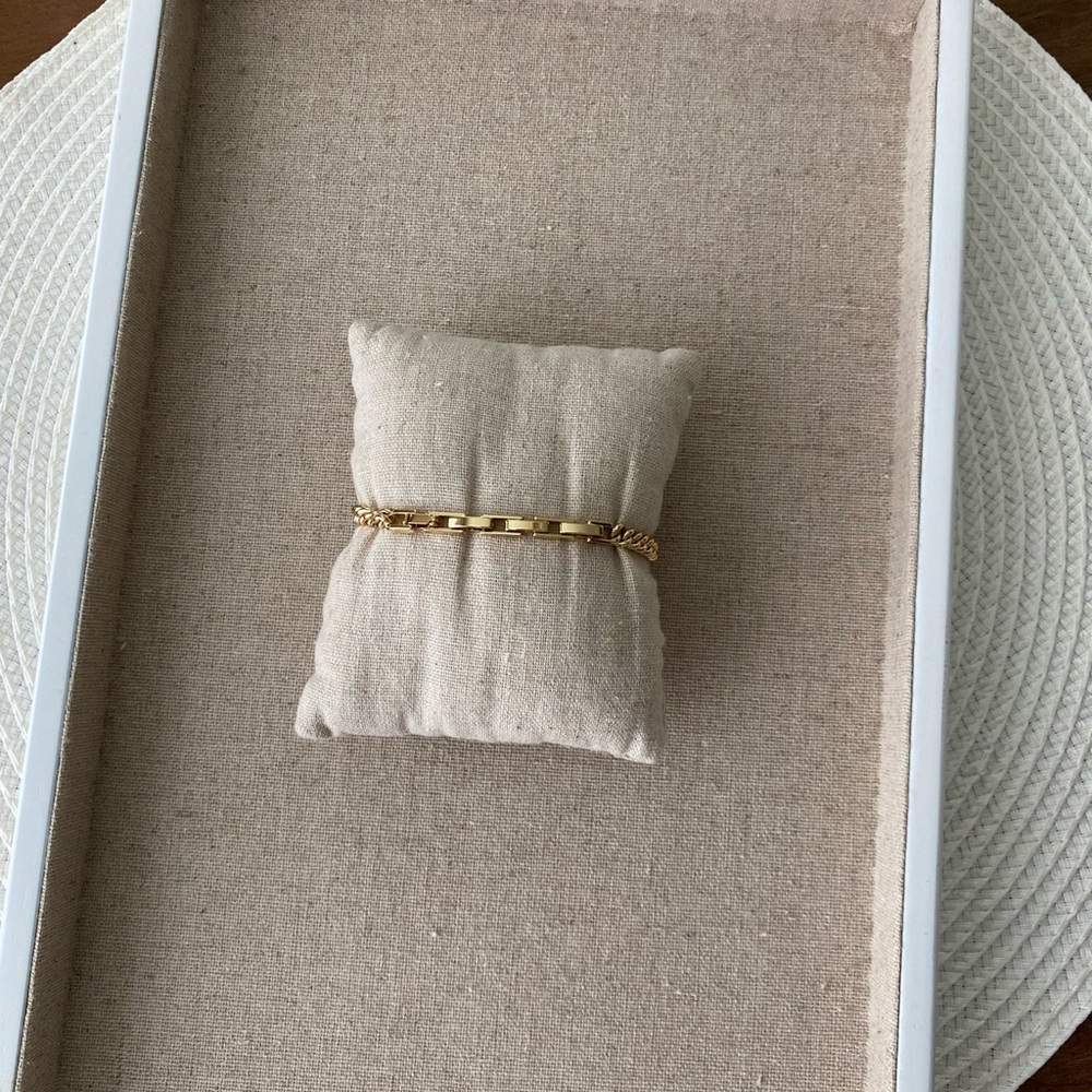 Stella & Dot XOXO Bracelet - Picture 5 of 6